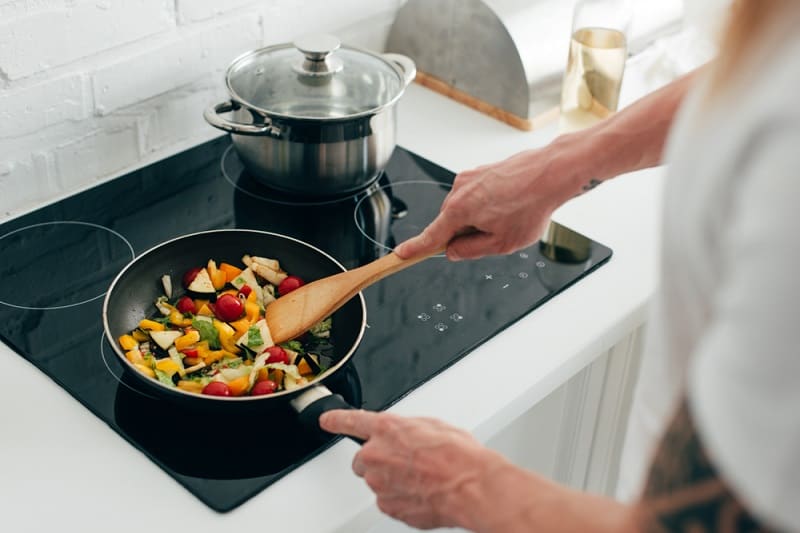 Frying vegetables on ceramic hob