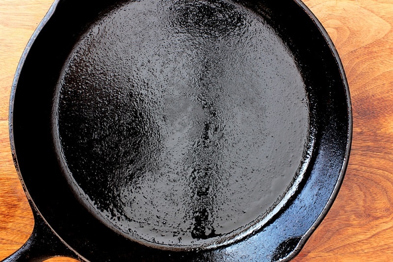 What Is The Best Oil To Season A Cast Iron Skillet With Chef S Pick