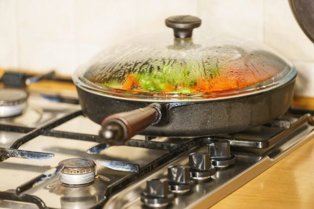 Best Saut Pans UK   Saute Pan On Gas Hob 632x421 