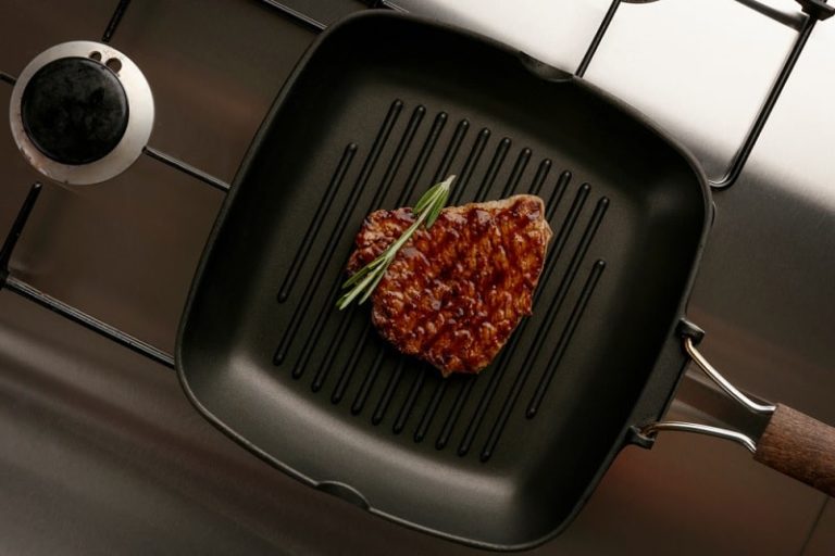 Skillet vs. Griddle What's the Difference?