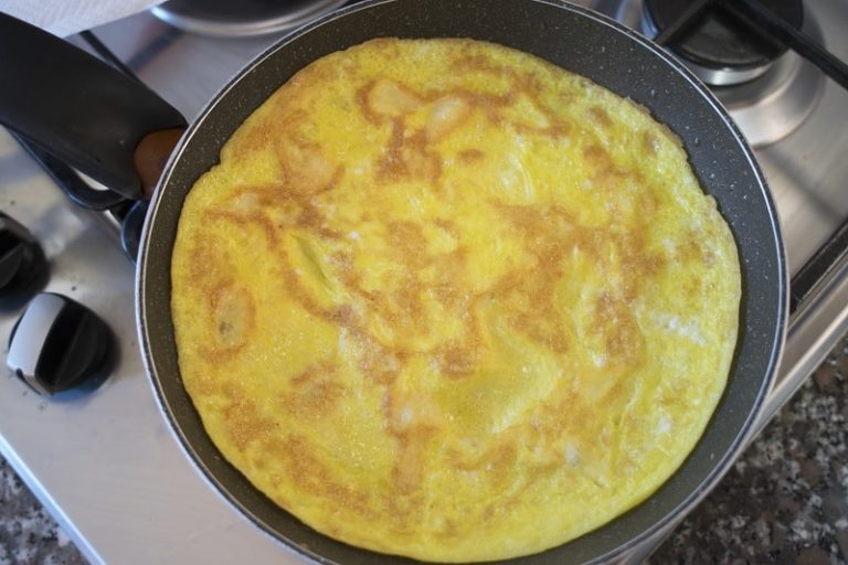 What's the Best Size Frying Pan for Omelettes? Chef's Pick