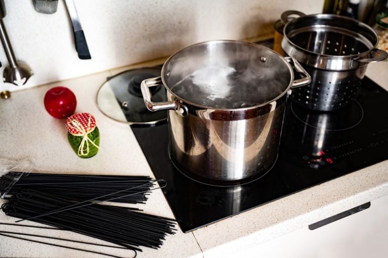 What Happens if You Use a Normal Pan on an Induction Hob?