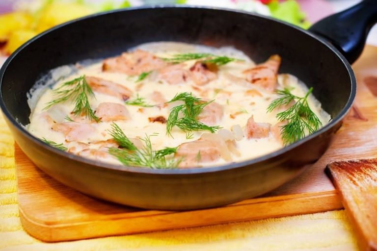 Best Omelette Pans for Induction Hobs (UK)