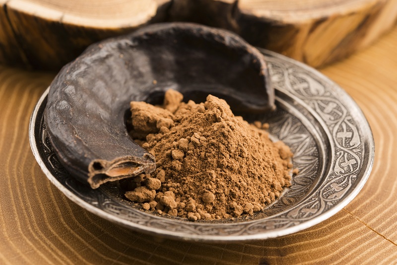 Carob pods and carob powder