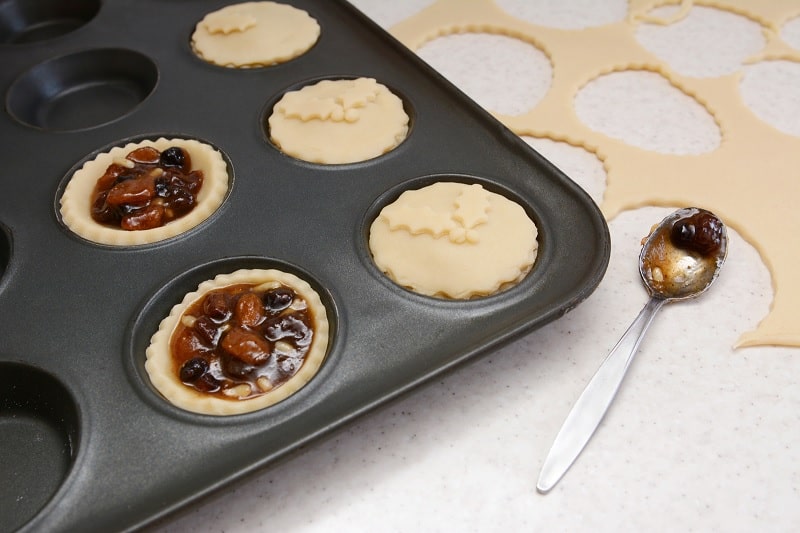 Making mince pies