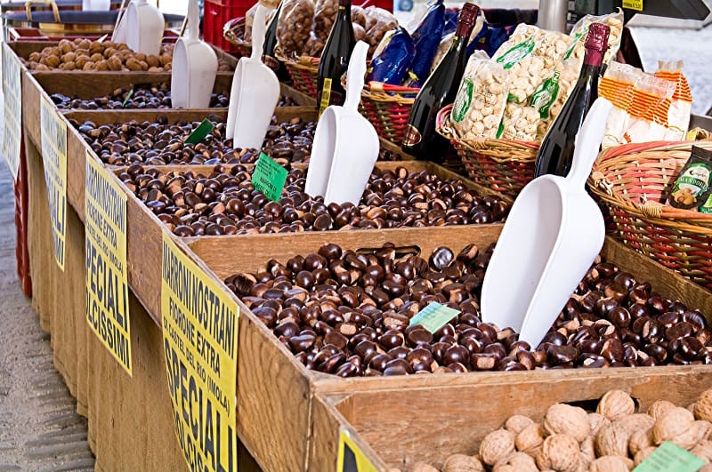 Chesnuts at market