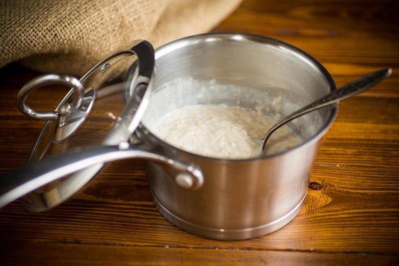 Porridge in stainless steel pan