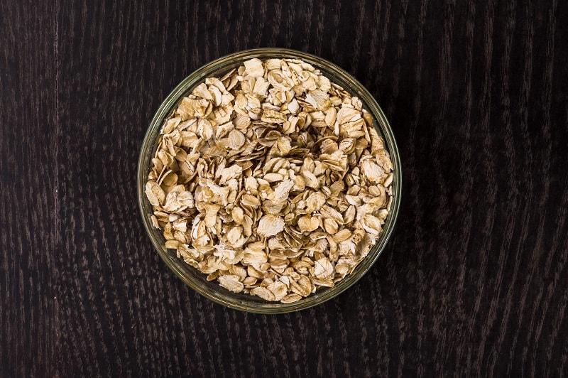 Rolled oats in bowl
