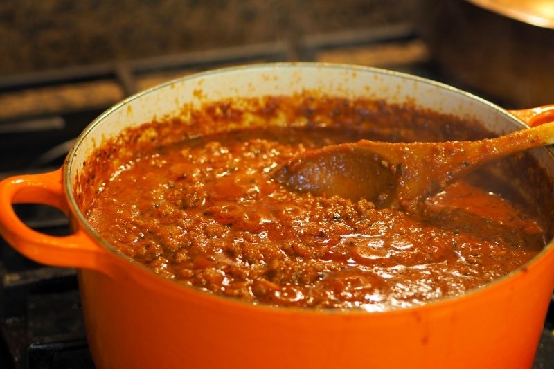 Simmering pasta sauce