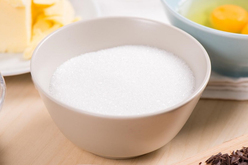 Granulated sugar in bowl