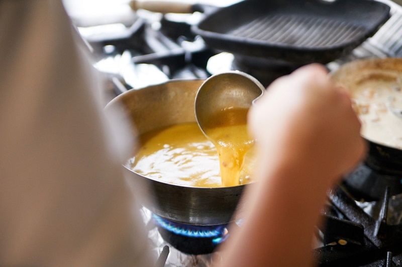 Making gravy in pan