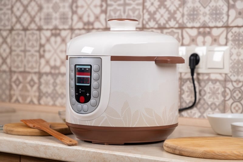 Slow cooker on countertop