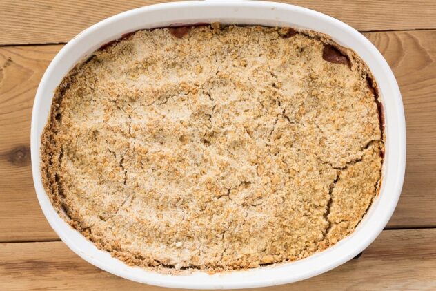 How Long Does Apple Crumble Last in the Fridge?